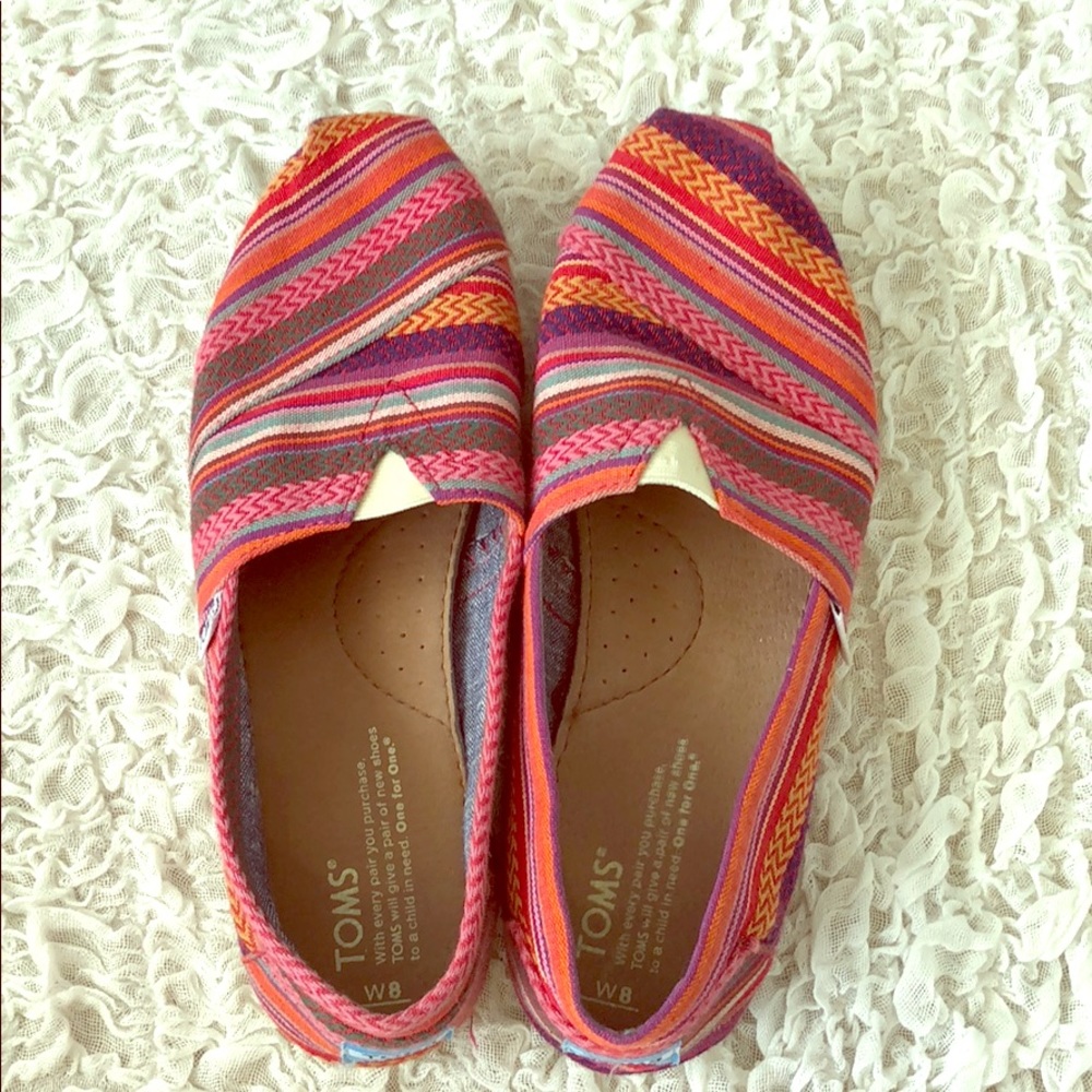 Multi colored Toms